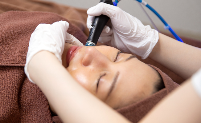 ハイドラフェイシャルの施術様子イメージ画像